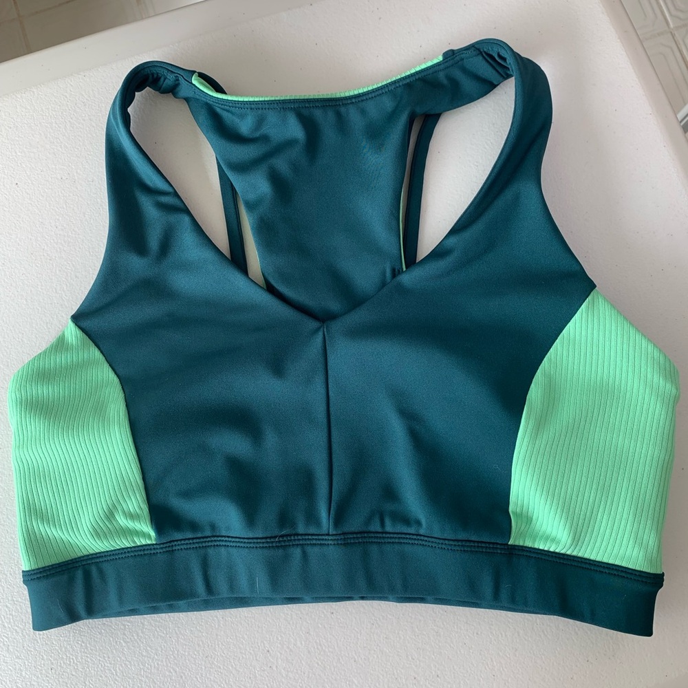 Peloton Women's Green Sports Bra AND Legging Set